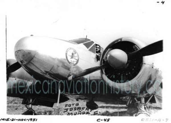 Beachcraft C-45, Miércoles 21 de Noviembred de 1941. Foto Josafat Muñoz C.